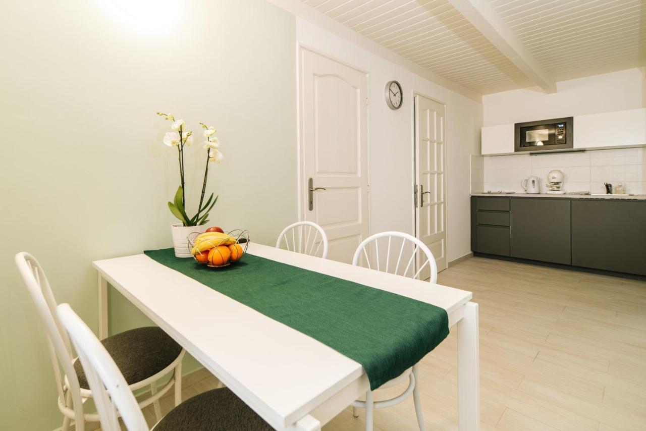 Topaz Apartmanhazak Balatongyorok Ngoại thất bức ảnh